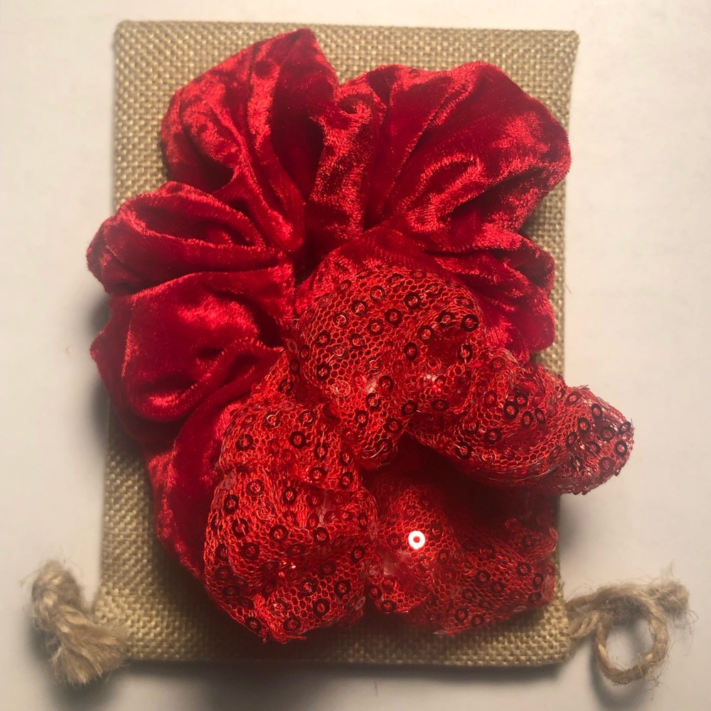 🍒 two pack of red scrunchies 🍒